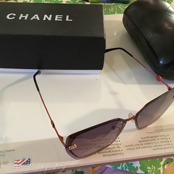 CHANEL SUNGLASSES main image 5